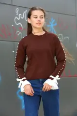 Boncuklu bile detaylı kazak kahve