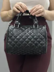 Kapaksız kapitone siyah cilt çanta